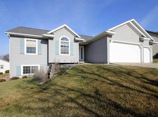 432 Fairway St, Mount Horeb, WI 53572