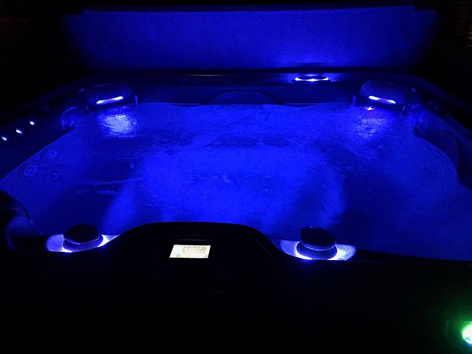 Extra large Hot Tub