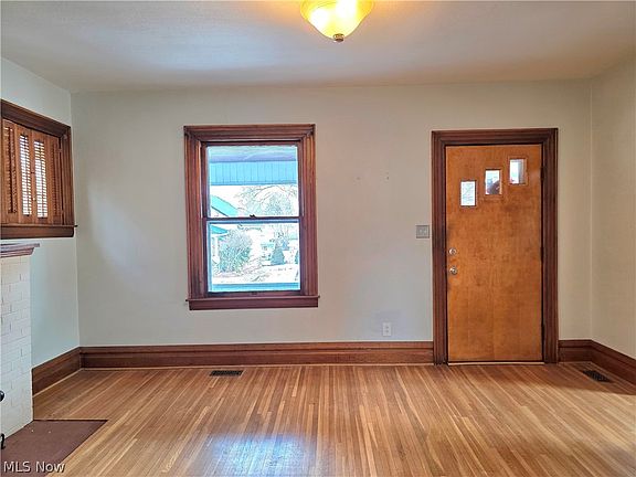 4th image of 920 32nd St
