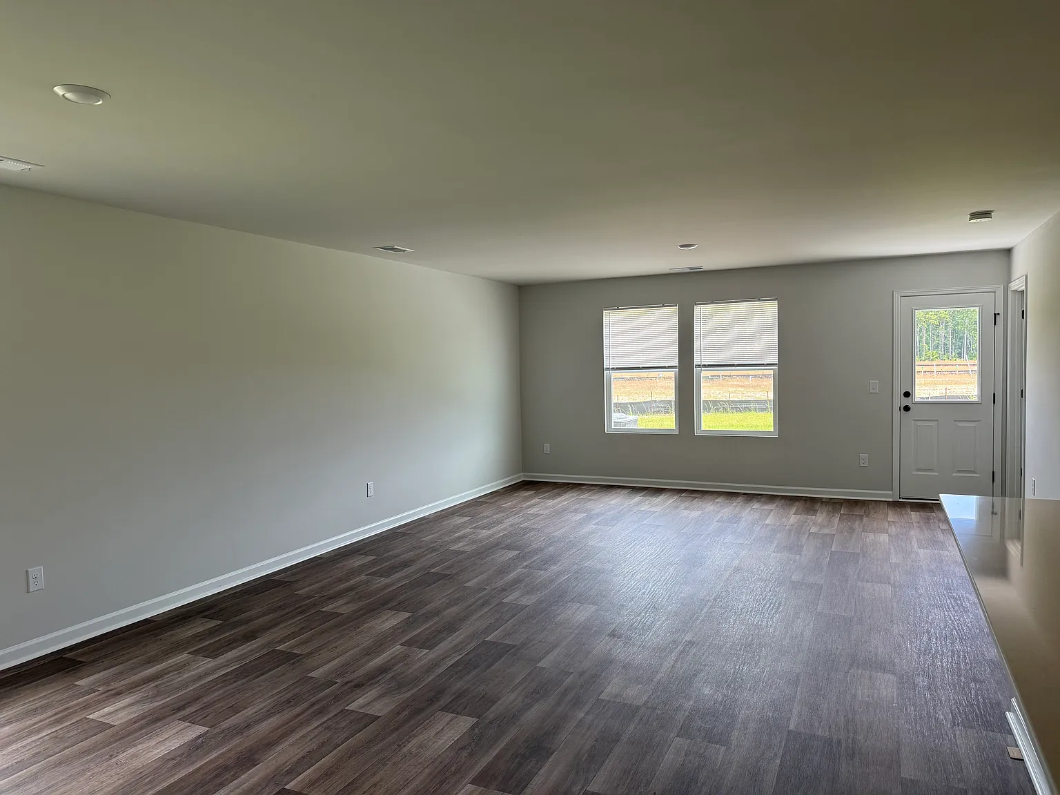 3 bed, 1474 sqft, $2,250 — Photo 2