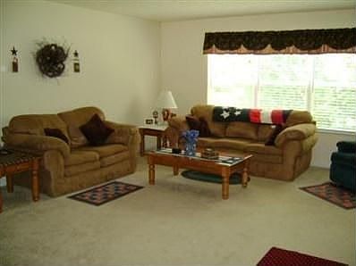 3rd image of 420 Lakeview Dr