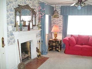 4th image of 816 New Hampshire Ave