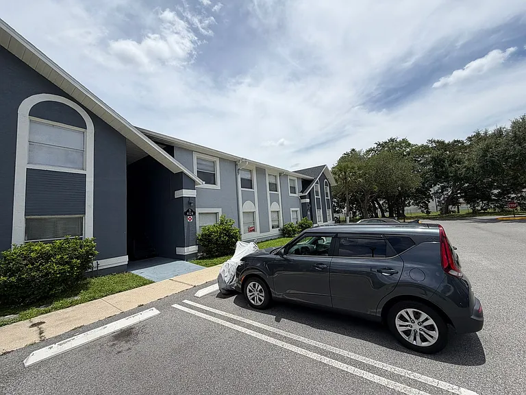 4124 Pershing Pointe Pl #4 — Photo 2