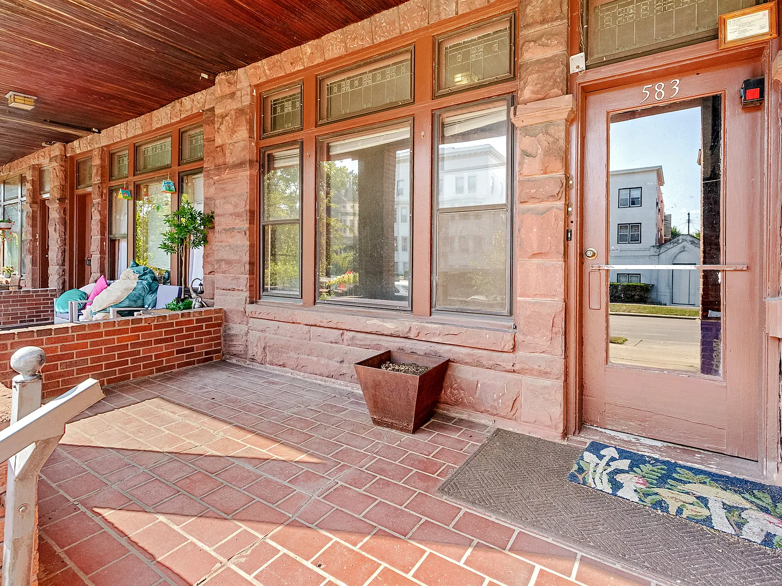 2 bed, 1100 sqft, $1,550 — Photo 3