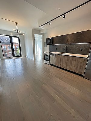 3rd image of 885 Rogers Ave #622
