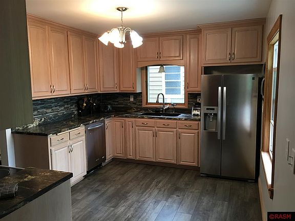 4th image of 819 N Jefferson St