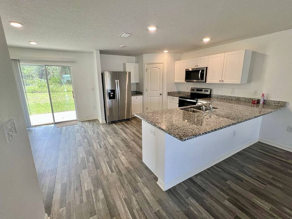 1st image of 166 Maple Dr