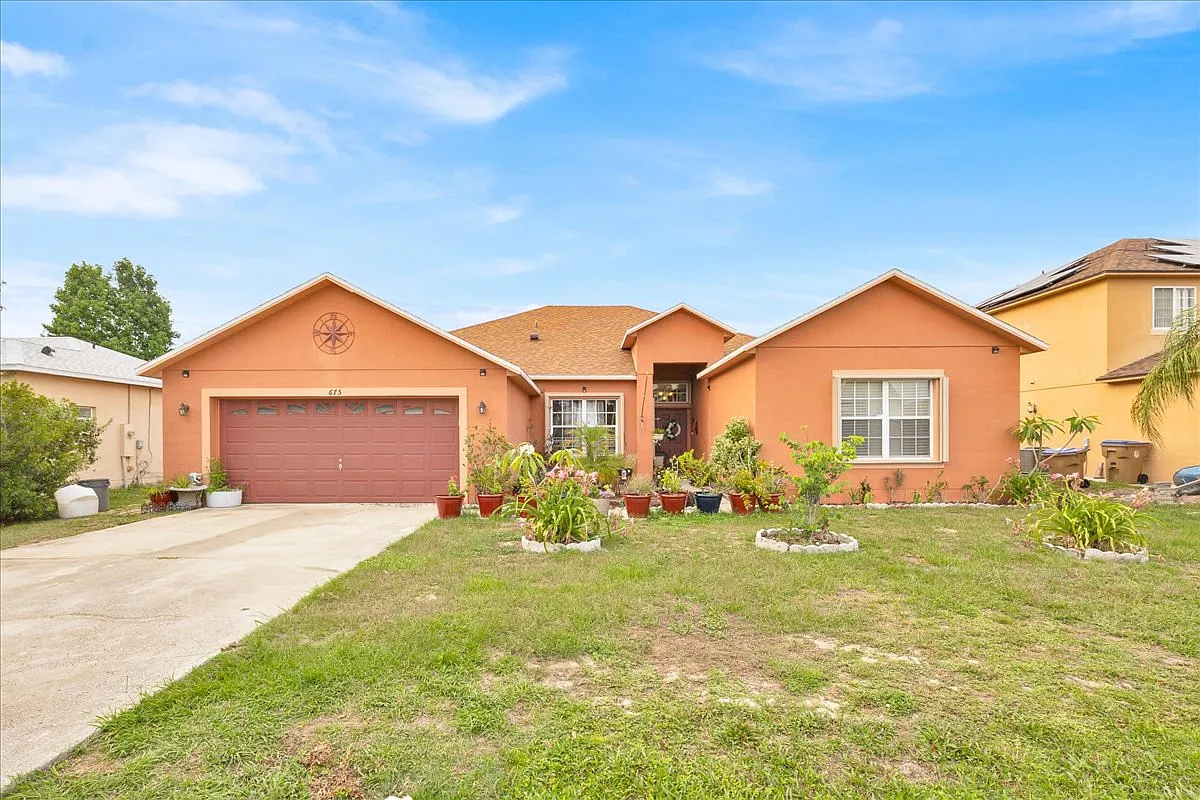 4 bed, 2308 sqft, $2,900 — Photo 1