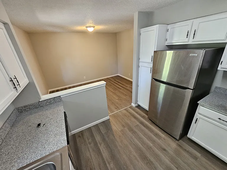 333 NW Millstone Cir #333 — Photo 10