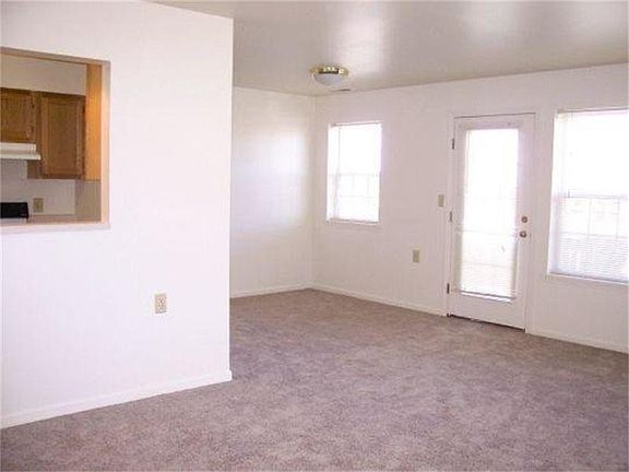 2nd image of 3258 Pine Ter