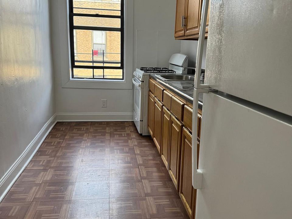 1st image of 21-24 31st St #6E