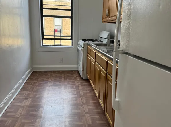 21-24 31st Street image 1 of 12