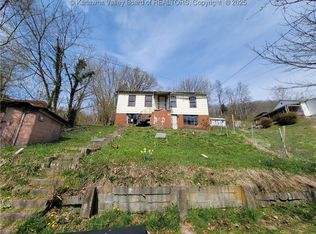 75 Hively Addition Rd, Clendenin, WV 25045