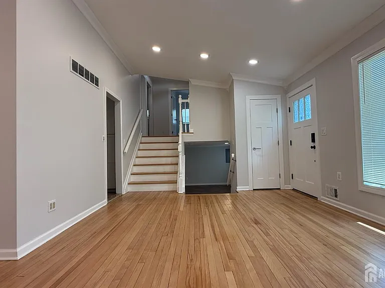 56 Grace Dr — Photo 3
