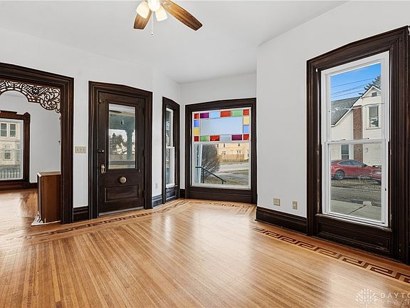 4th image of 410 W Jefferson St