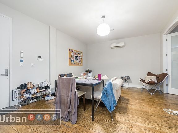 2nd image of 112 Manhattan Ave #4FF
