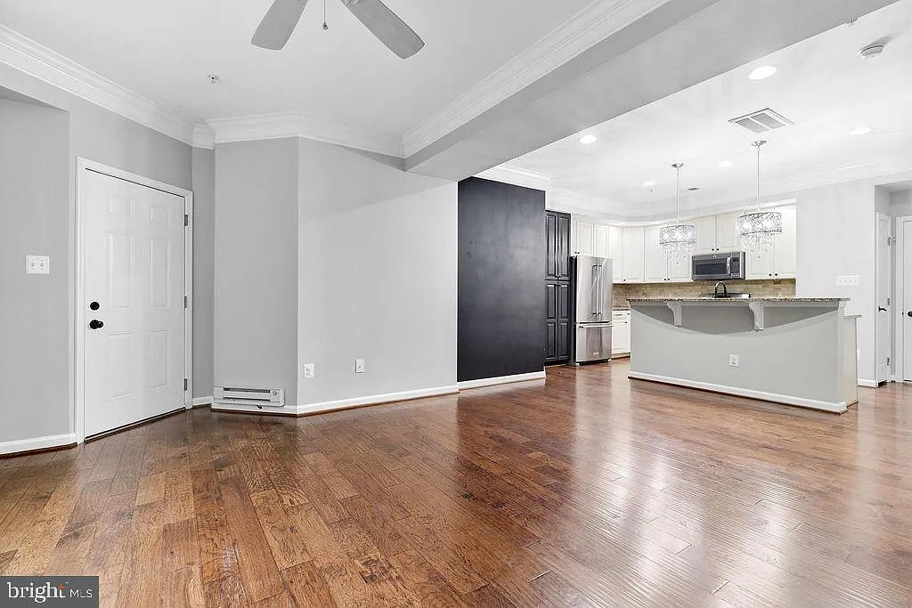 Somerset Condo — Photo 3