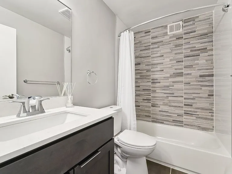 Ridge Gardens Apartments — Photo 16