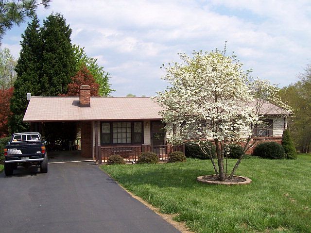 1st image of 513 Jeanette Dr