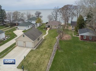 623 Arrowhead Beach Rd, Luxemburg, WI 54217