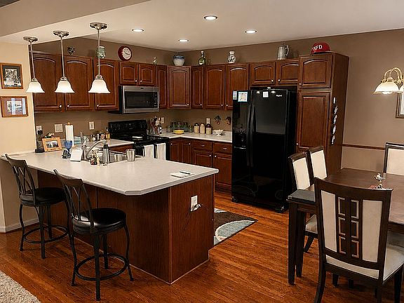 5th image of 528 Palmer Ct