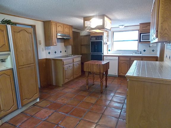 2nd image of 493 Hardison Ln