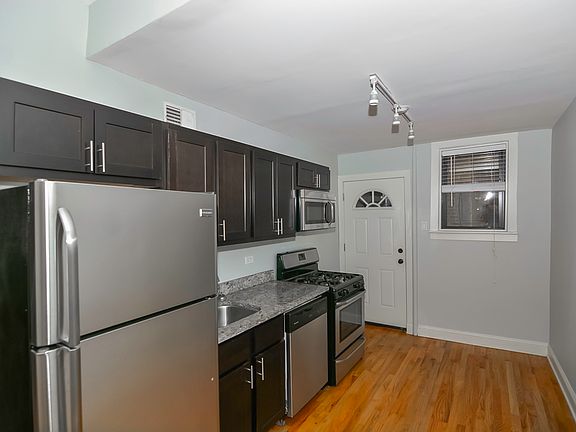 2nd image of 4040 N Ashland Ave #G