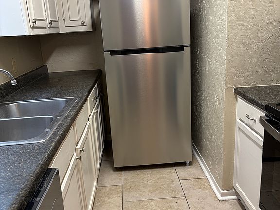 5th image of 1600 Stanley Dr #101