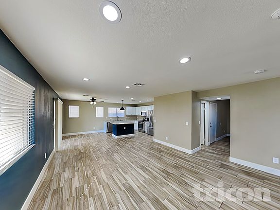 2nd image of 409 W Azure Ave