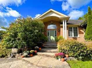 1580 College Park Dr, Peterborough, ON K9K2G9