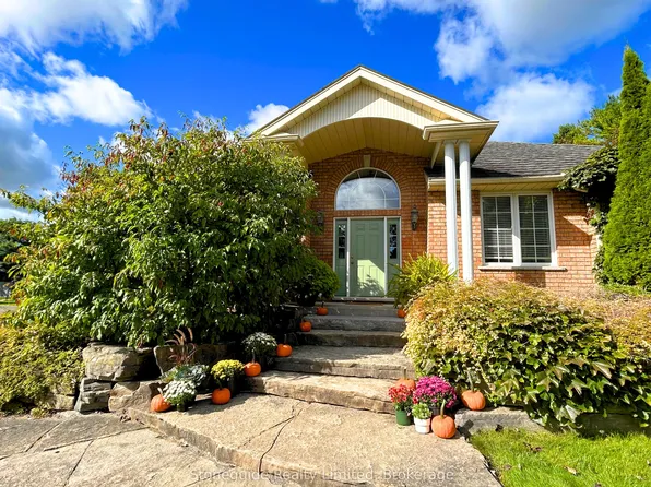 1580 College Park Dr, Peterborough, ON K9K 2G9