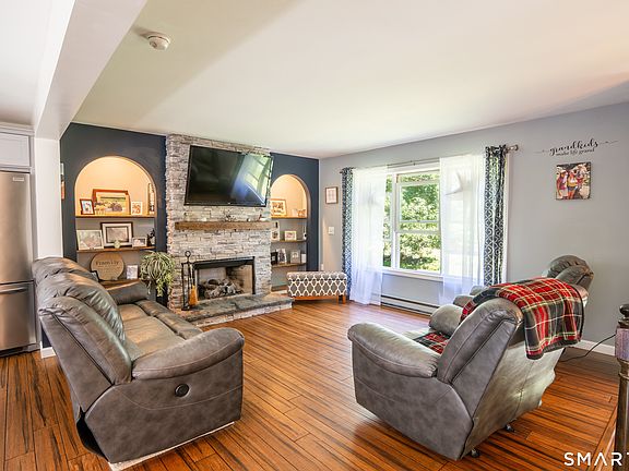 5th image of 25 Woodward Road