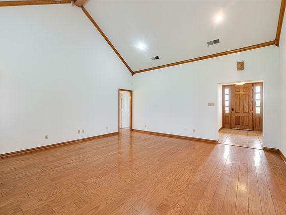 5th image of 9757 Neal Rd