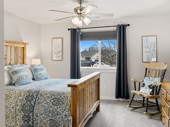 3rd image of 1655 E Netley St