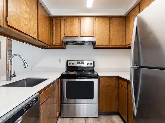 2nd image of 1711 S 11th Ave APT 225