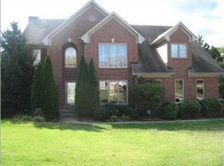 8302 Running Spring Dr, Louisville, KY 40241