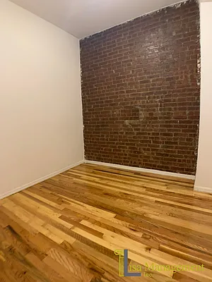 Rented by Lisa Management Inc | media 6