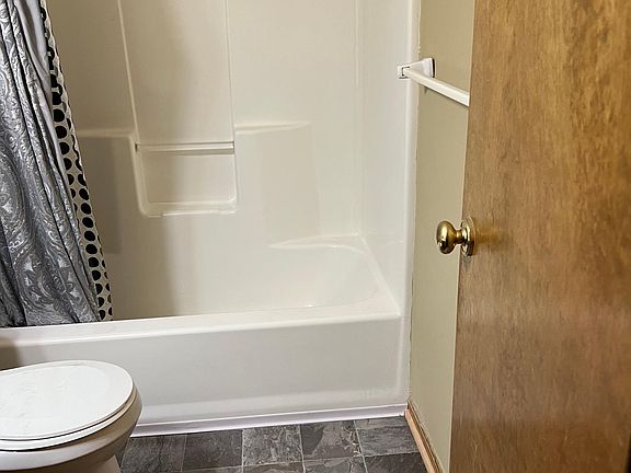 Main bath off Great Room and Kitchen