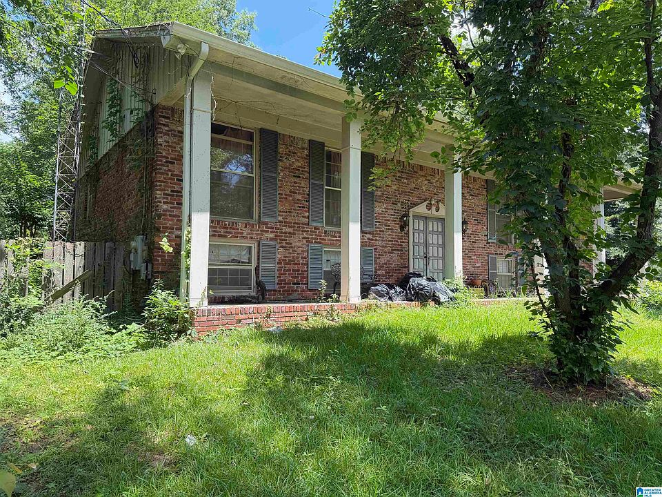 2nd image of 300 Snake Hill Cir