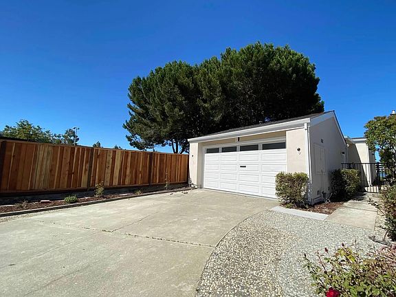 2nd image of 307 Quay Ln