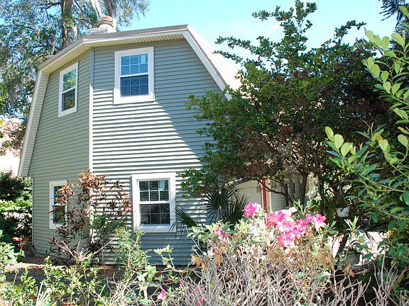 3rd image of 520 Live Oak St