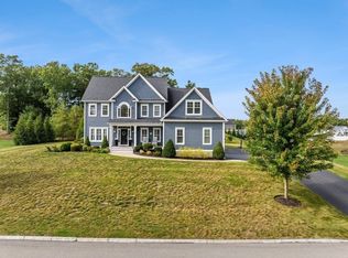 4 Oxbow Dr, Plainville, MA 02762