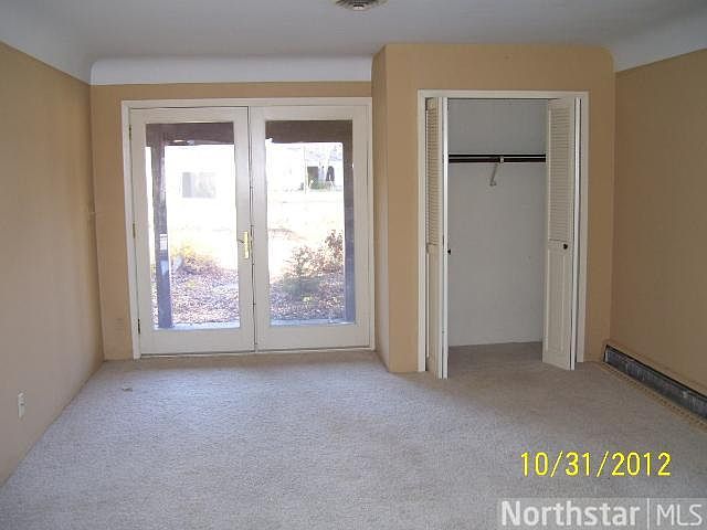 1st image of 887 Raymond Ave