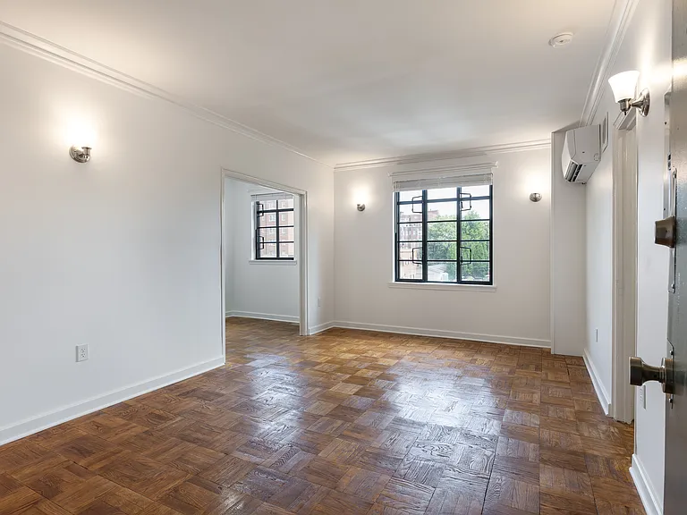 Marleigh Apartments — Photo 25