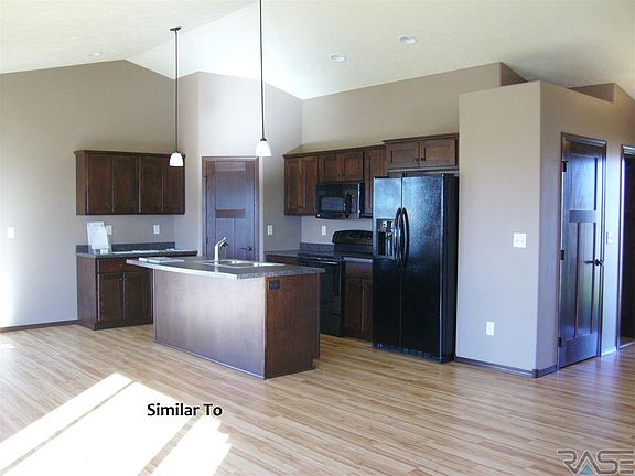 5th image of 8205 S Schofield Ave