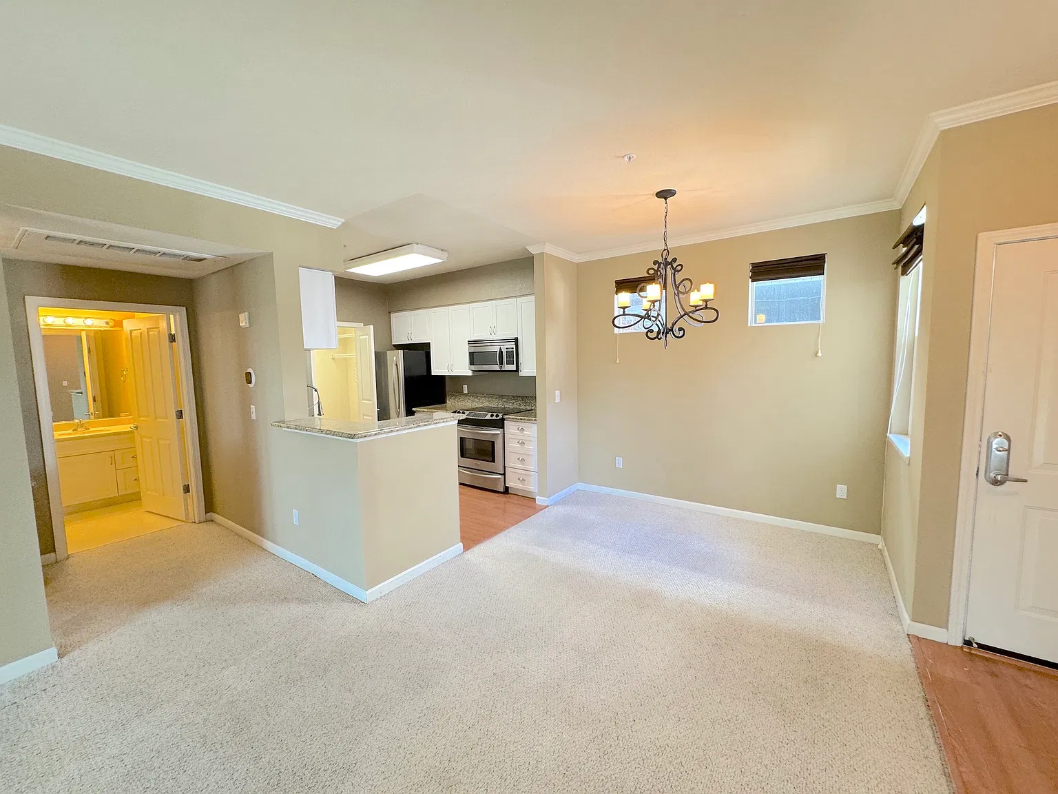 2 bed, 1157 sqft, $3,985 — Photo 2