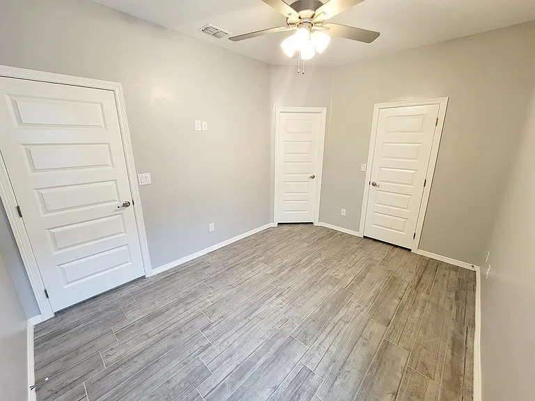 1909 Davenport St #1 — Photo 12