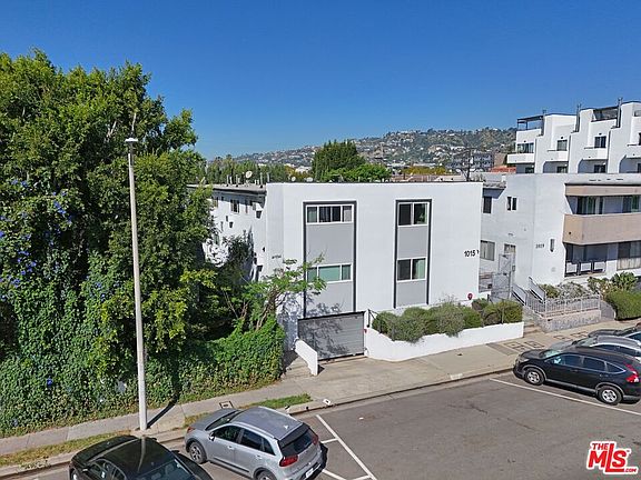 3rd image of 1015 N Vista St