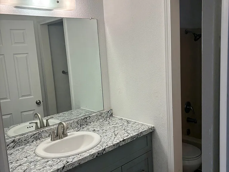526 Kenbrook Ct — Photo 14