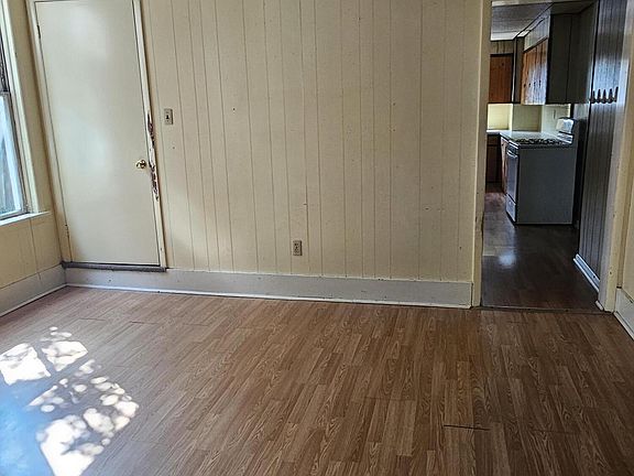 4th image of 342 E 2nd St